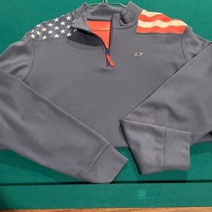 Vineyard Vines, Quarter zip, American theme, size medium